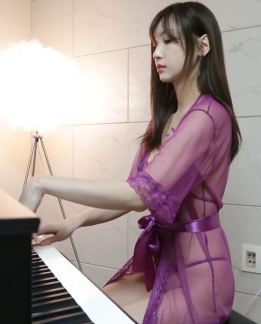 韩国钢琴美女 leezy 私房照写真+情趣钢琴视频合集下载【78P/86V/3.7G】