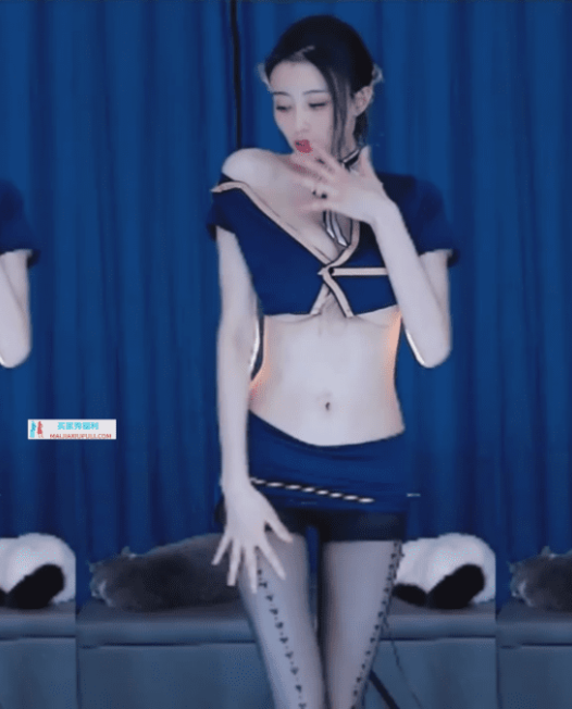CC直播 139-白妖妖 情趣内衣+空姐制服定制福利热舞视频合集下载【2V/1.3G】