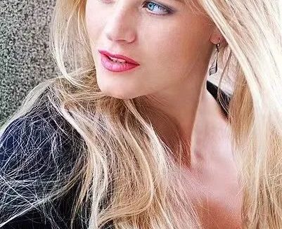 香消玉殒的捷克传奇老师：Lea De Mae