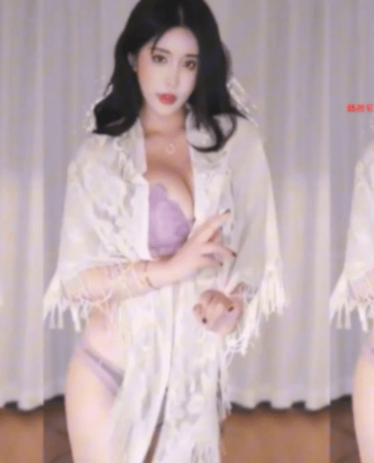 CC直播 依阳BABY 群定制热舞视频合集下载（4）【3V/789MB】