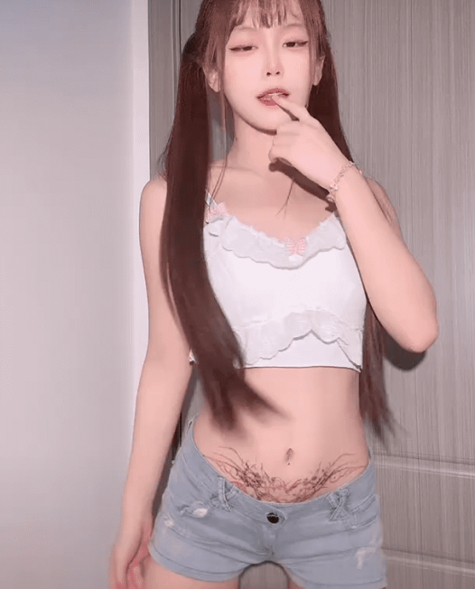 萱萱仙女 抖音+快手 2025年1月直播热舞视频合集下载【49V/1.9G】
