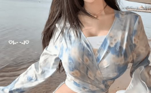 这算成功“上岸”了吧，狗头萝莉录制卫视综艺，仅用2年转型翻身