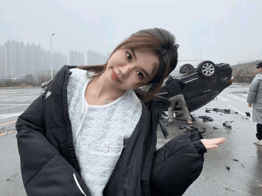女主播“车祸”真相曝光，竟是短剧拍摄现场，YY短剧征集计划启动