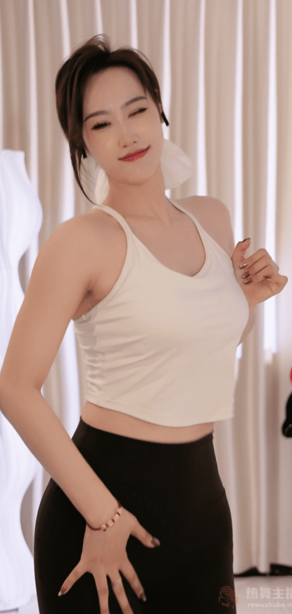 抖音 铁锤妹妹 2025年5月直播热舞视频合集下载【60V/11.3G】