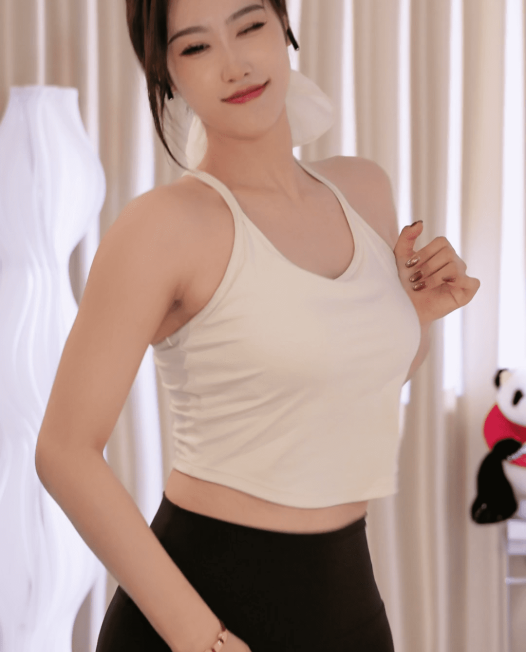 抖音 铁锤妹妹 2025年5月直播热舞视频合集下载【60V/11.3G】