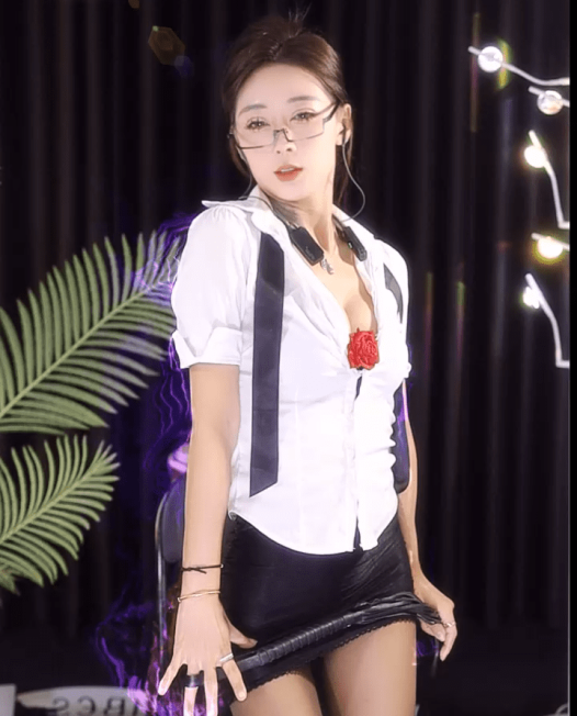 时光主播 茴香 直播热舞视频合集下载（14）【11V/1.1G】