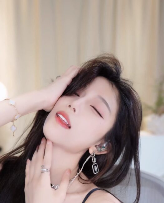 抖音 萌七啊丶（一只萌七哟o）2025年6月直播热舞视频合集下载【16V/3.6G】