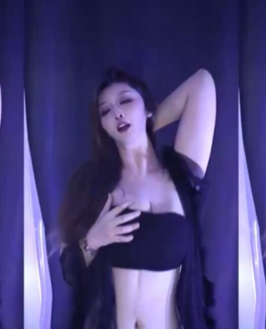 漂漂主播 李有容 美女主播精选热舞视频合集下载（2）【30V/6.9G】