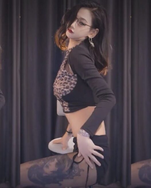 虎牙直播 盛世-顾九卿 2025年9月美女主播直播热舞视频合集下载【32V/8.1G】