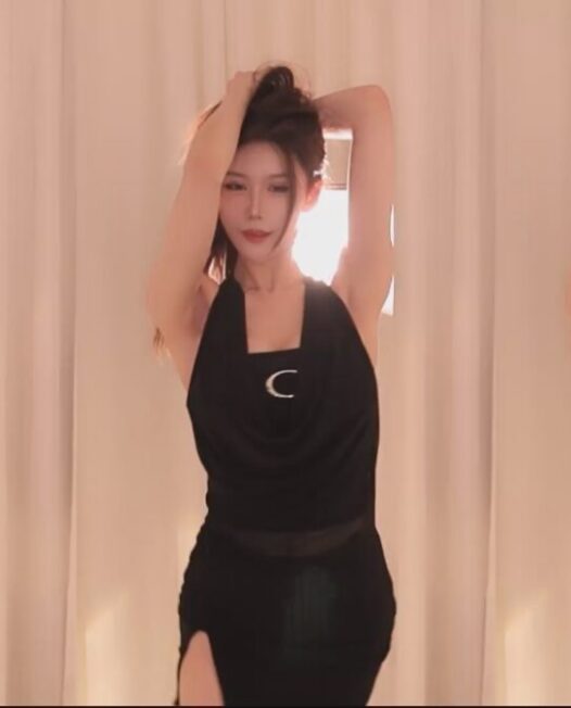 斗鱼 烦烦by 2025年9月美女主播直播热舞视频合集下载【39V/3.7G】