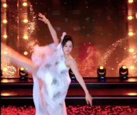 抖音 铁锤妹妹 2025年8月-10月美女主播直播热舞视频合集下载【98V/25G】