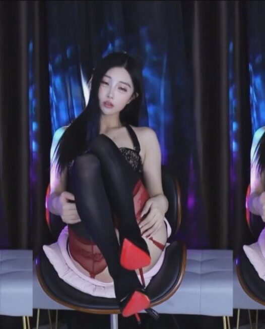 虎牙直播 盛世-果酱包 美女主播定制热舞视频合集下载【1V/364MB】